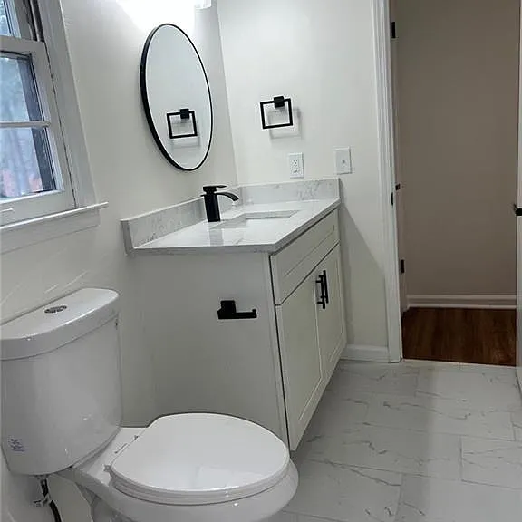 300 E Burns Ct SE #D — Photo 4