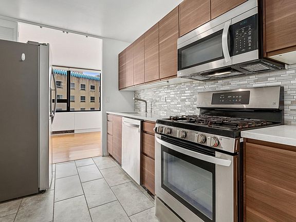 5th image of 2800 N Lake Shore Dr APT 1617