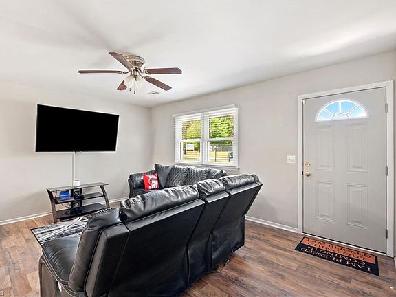 2nd image of 1084 Middlefork Dr