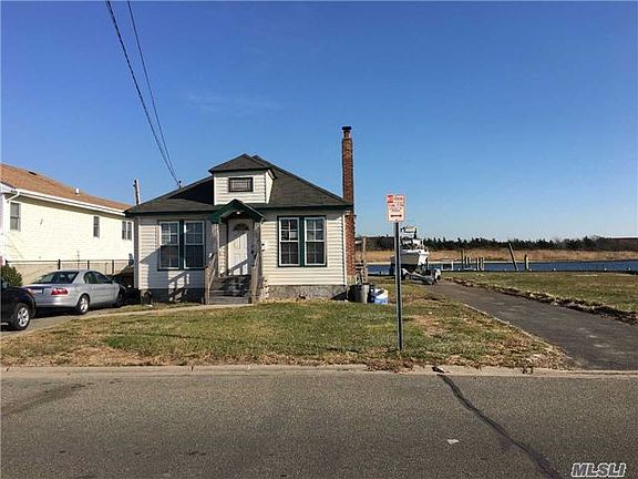 2nd image of 519 Venetian Blvd
