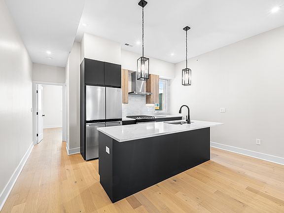 5th image of 315 W Berks St #3