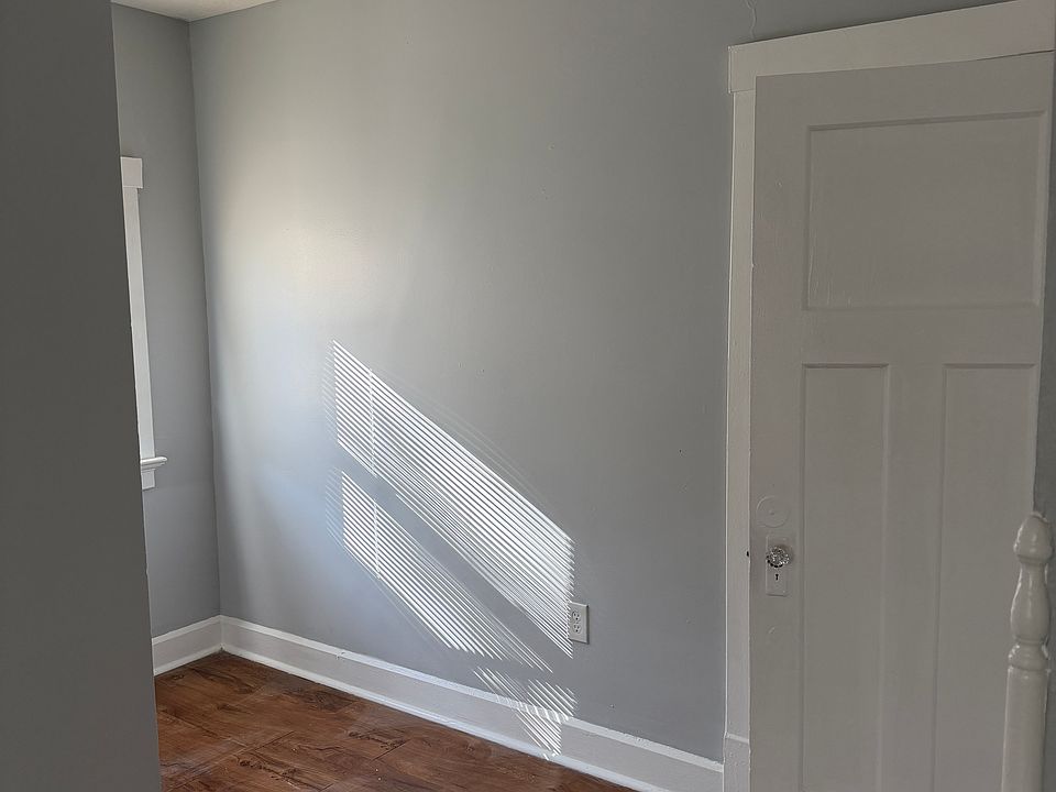 2nd image of 3733 Reading Rd #3