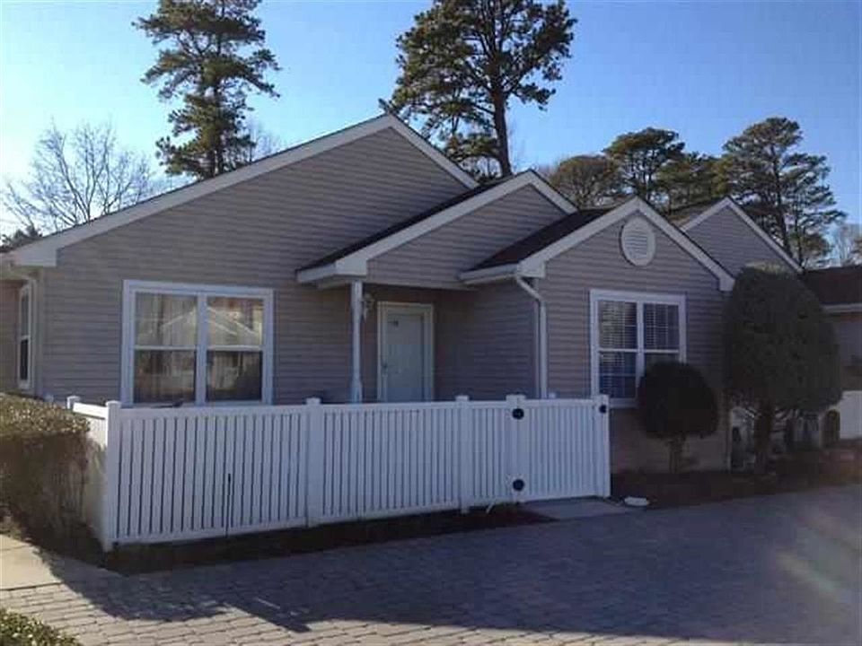 2nd image of 141 Lee Ln