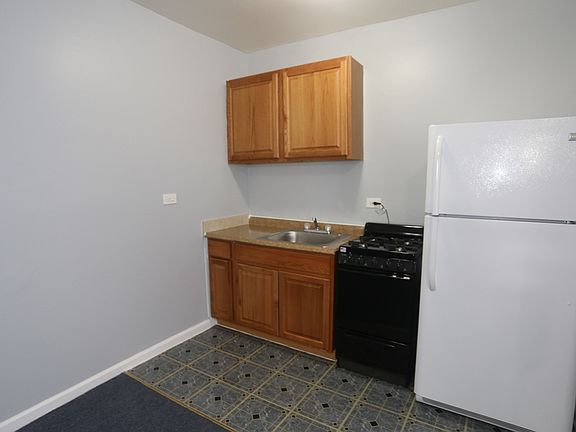 3rd image of 5710 N Winthrop Ave #Ua307