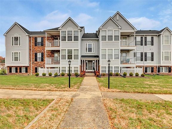 2nd image of 9389 Horse Castle Ct Unit 710