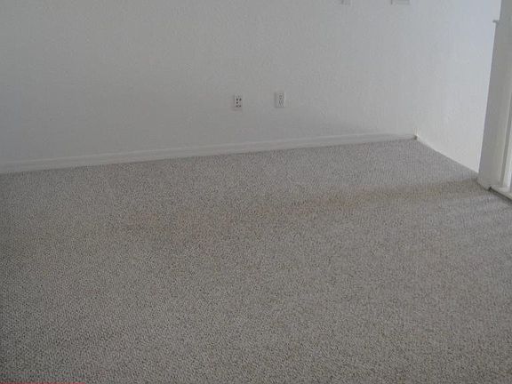 4th image of 5233 Wellington Park Cir APT B46