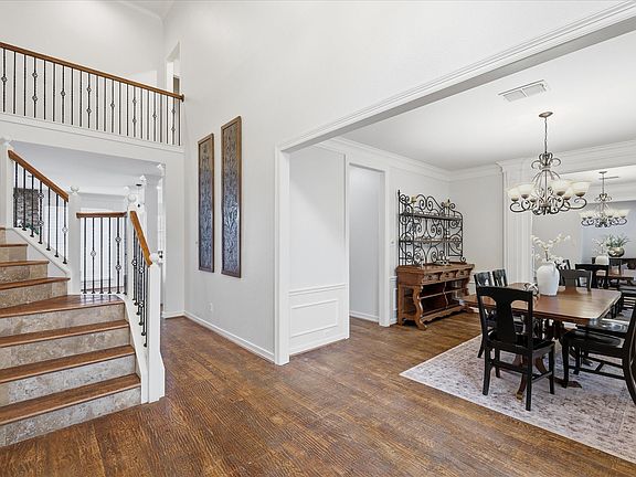 3rd image of 707 Bent Tree Ct