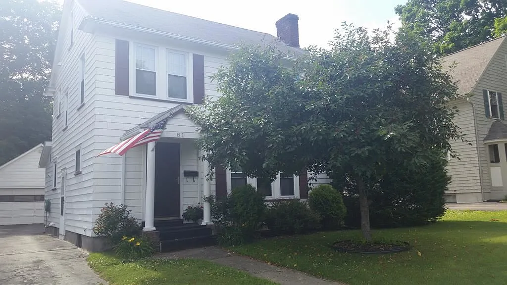 81 Westmont Ave photo 1