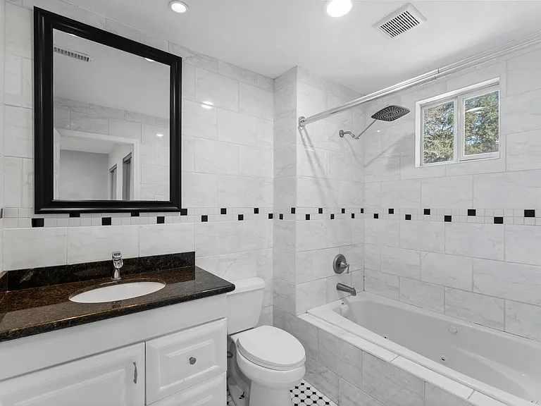 2 Ground Brier Ct — Photo 20