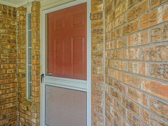 4th image of 6759 Forest Hills Dr NE