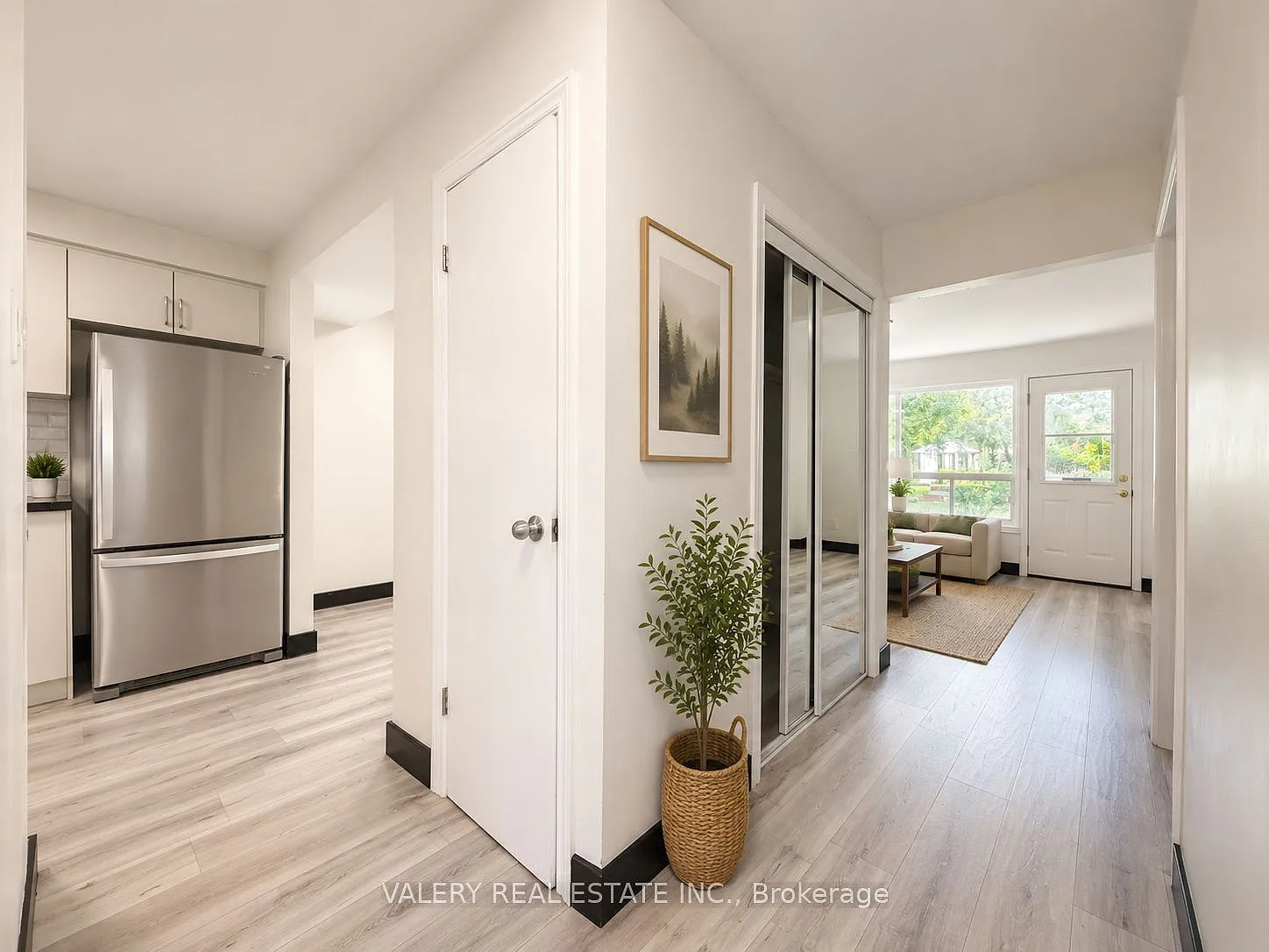 4 bed, $2,500 — Photo 4