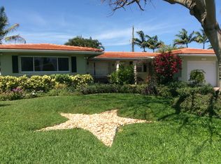 2725 NE 2nd Ct, Boca Raton, FL 33431