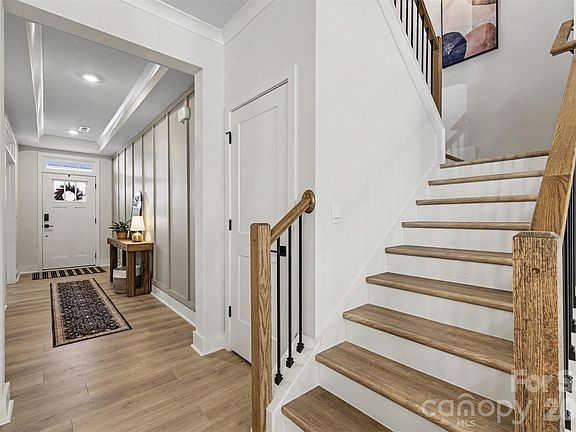 4th image of 7513 Bainbridge Rd