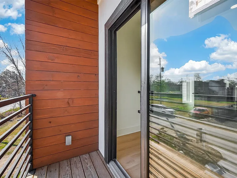 6719 Knox St — Photo 22