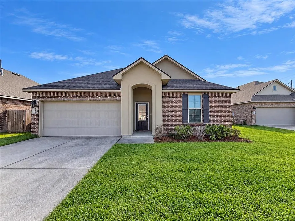340 Pipers Ln