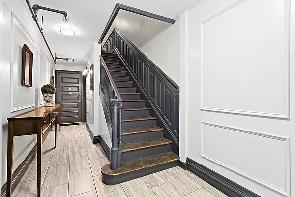 Rented by AAU Real Estate Advisors | media 6