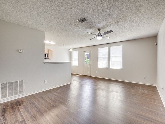 3rd image of 1424 Paint Brush Ct