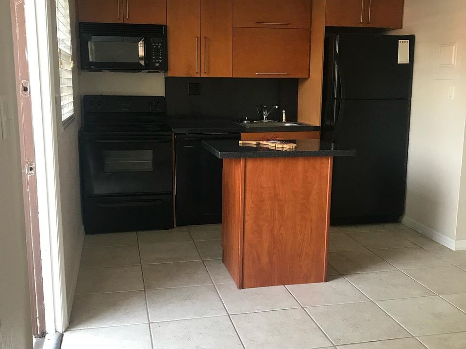 1st image of 1517 Catherine St APT 8