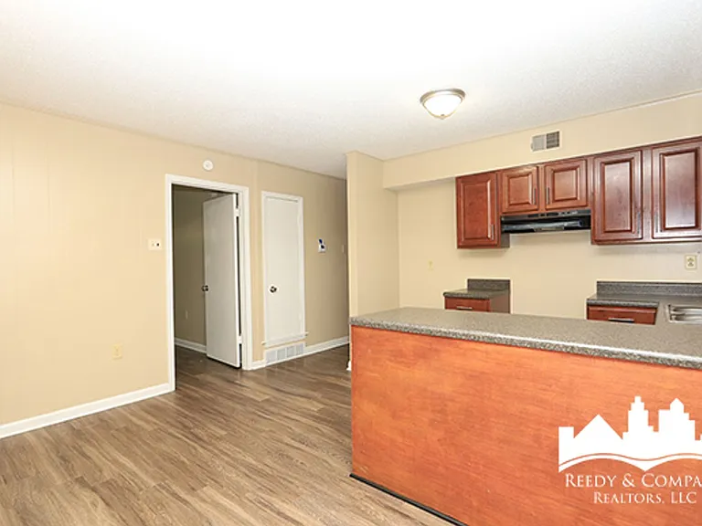 453 Fox Valley Dr — Photo 13