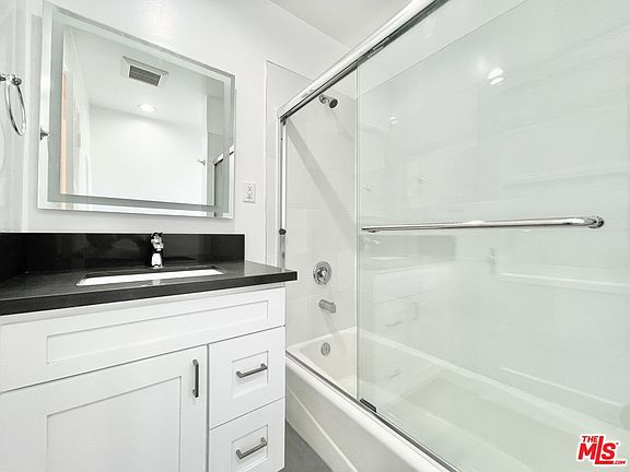 3rd image of 449 N Stanley Ave #3/4