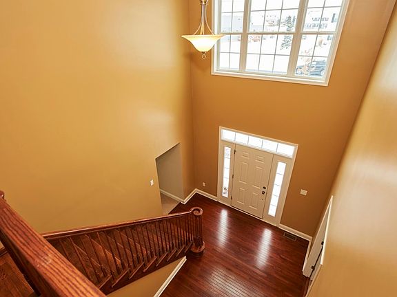 2nd image of 1221 Barnstable Ln
