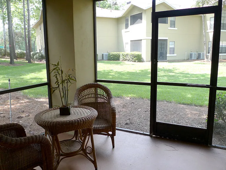 Elements of Belle Rive Apartments — Photo 23