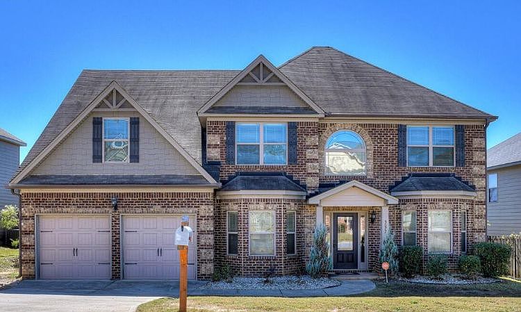 1st image of 3077 Parkridge Dr