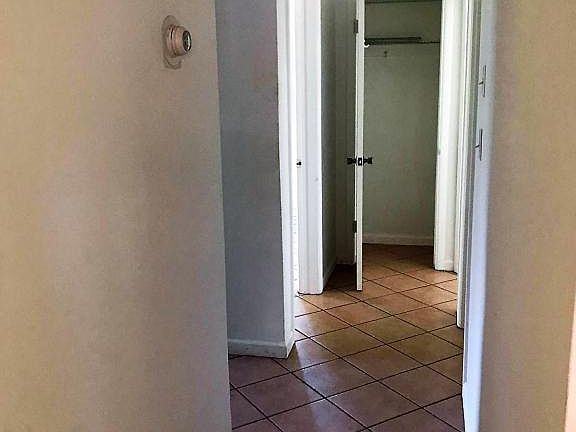 5th image of 1025 Bradley Ct