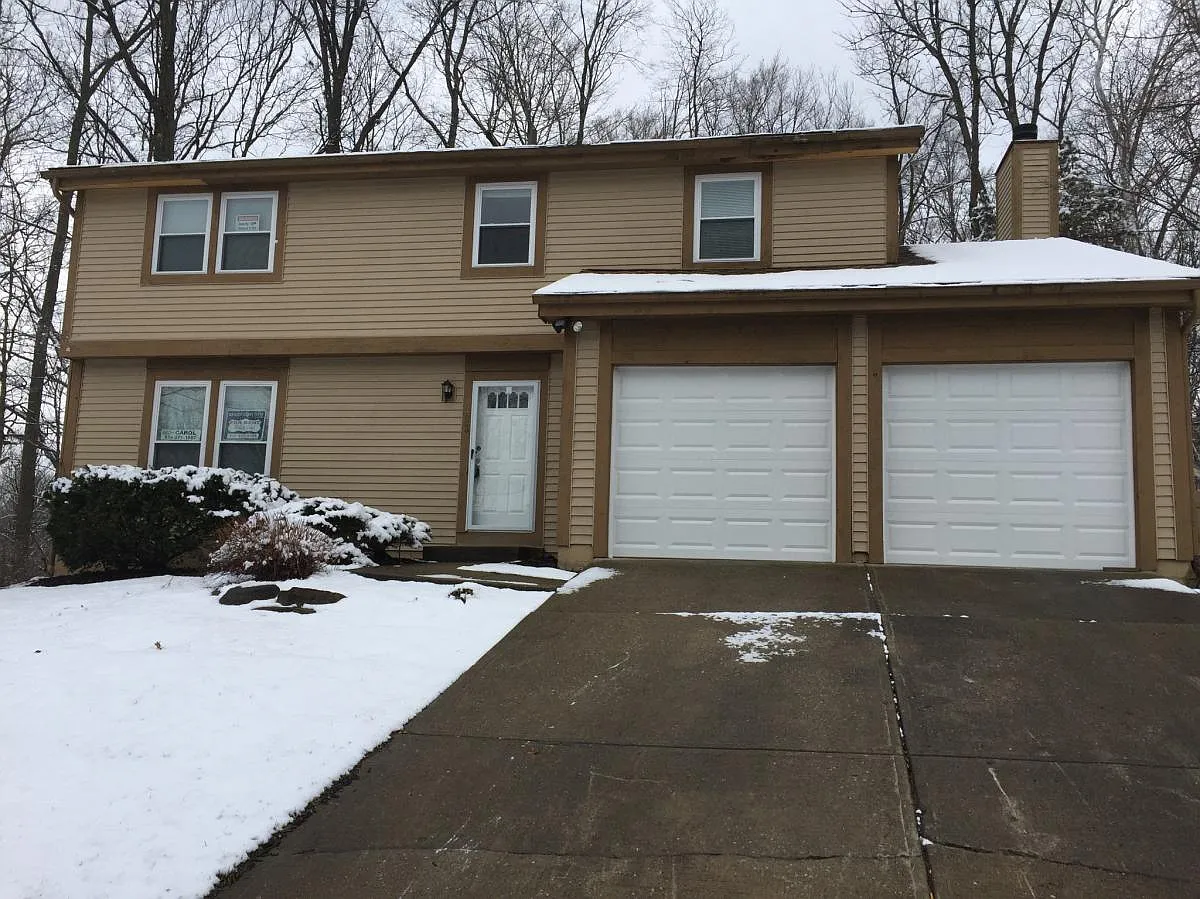 203 Carlin Ct E photo 1