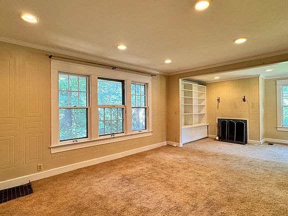5th image of 518 S Swain Ave