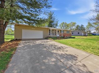 3020 Nettie Dr, Saint Louis, MO 63129