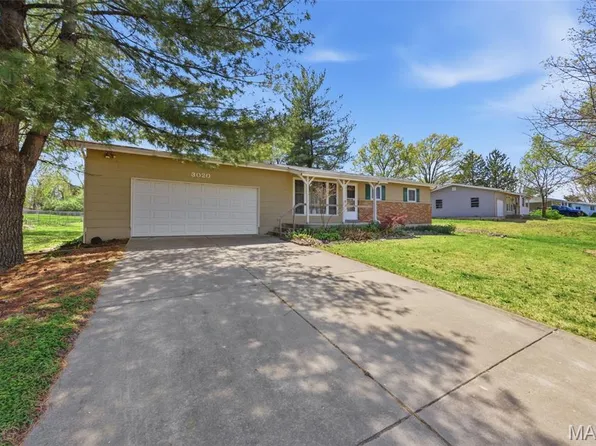 3020 Nettie Dr, Saint Louis, MO 63129