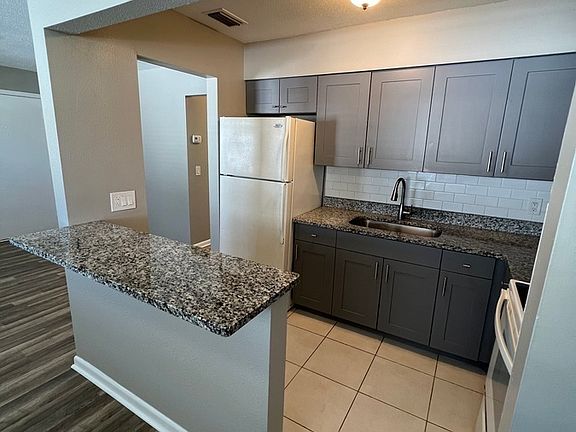 5th image of 15695 Bedford Cir E APT F
