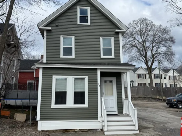 13 Belknap St, Dover, NH 03820