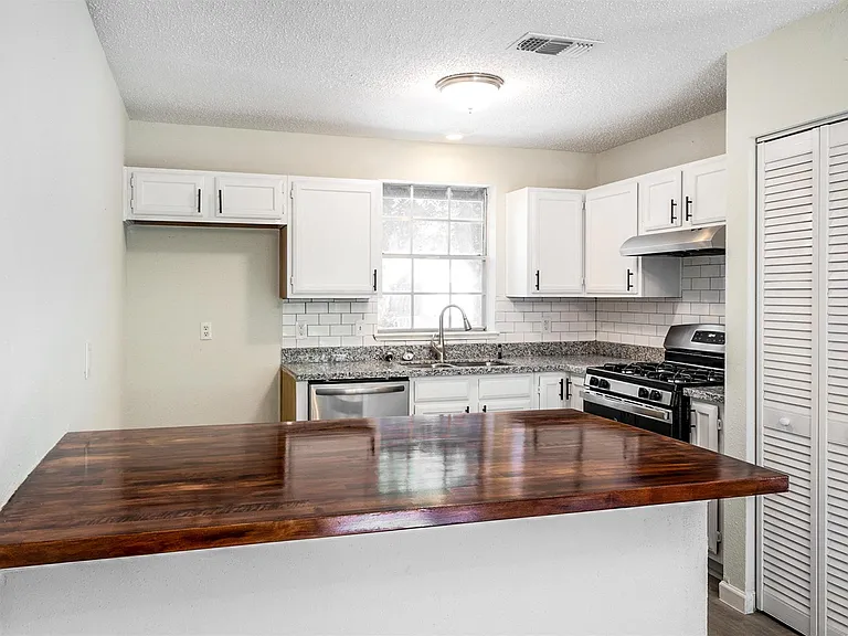 5314 Hazelgrove Dr — Photo 3