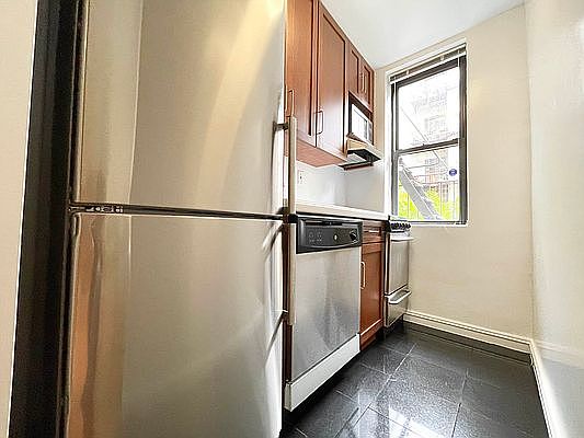 1st image of 420 E 81st St #1D