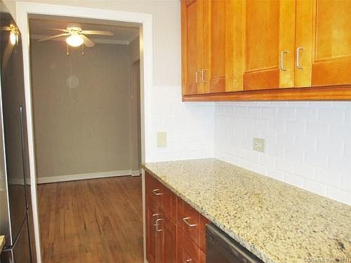 3rd image of 126 Woodside Grn APT 3C