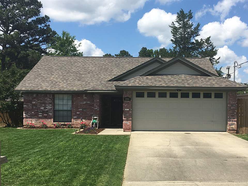 1st image of 1703 Clearwood Dr