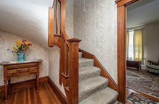 3rd image of 5 Hersey St