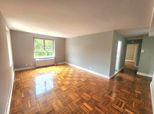 58-19 196th Pl #U1, Fresh Meadows, NY 11365