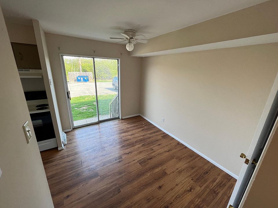 1st image of 920 Parkcrest Dr