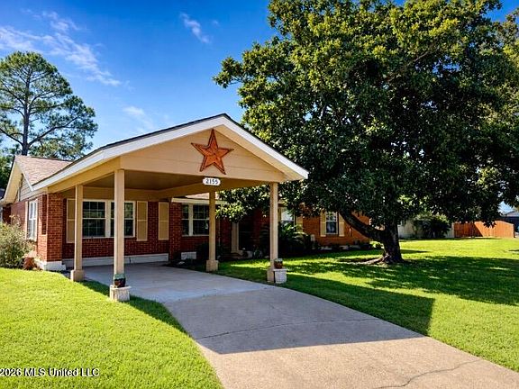 2nd image of 2155 Sherwood Pl