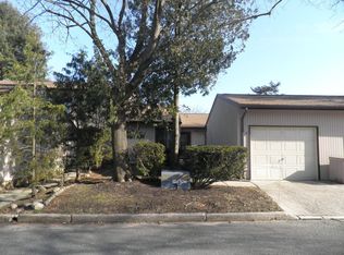 4 Auburn Ct, Red Bank, NJ