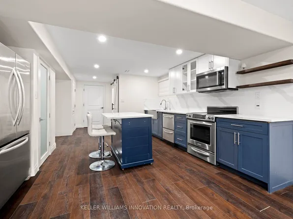 695 Robert Ferrie Dr, Kitchener, ON N2R 0B2