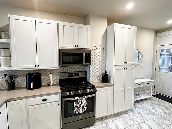 Custom tile backsplash