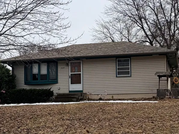 1009 Sunkist Pkwy N, Brooklyn Park, MN 55444