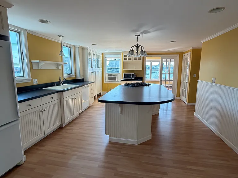286 Front St — Photo 24