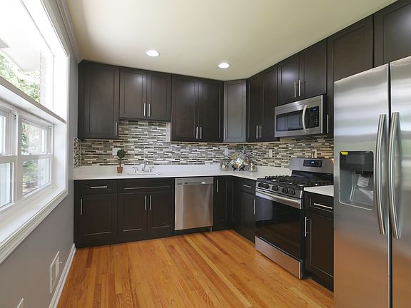 Quartz Countertop & SS Apps