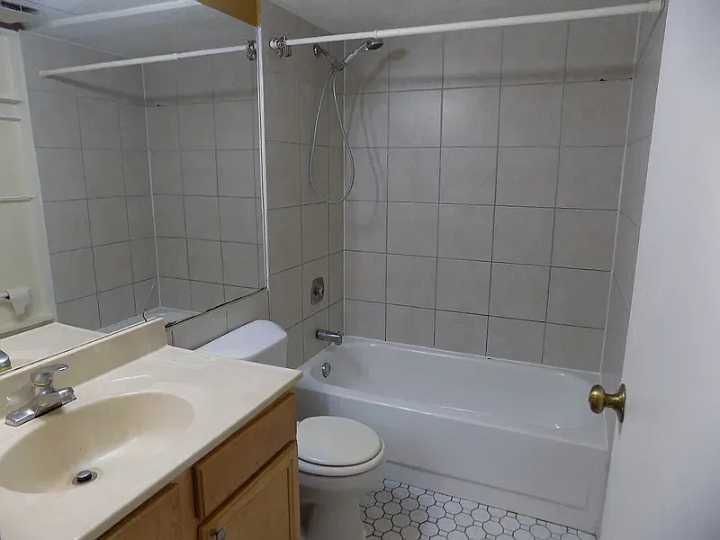 2 bed, 1000 sqft, $1,650 — Photo 2