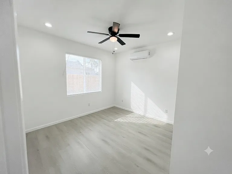 3464 Washington St — Photo 3